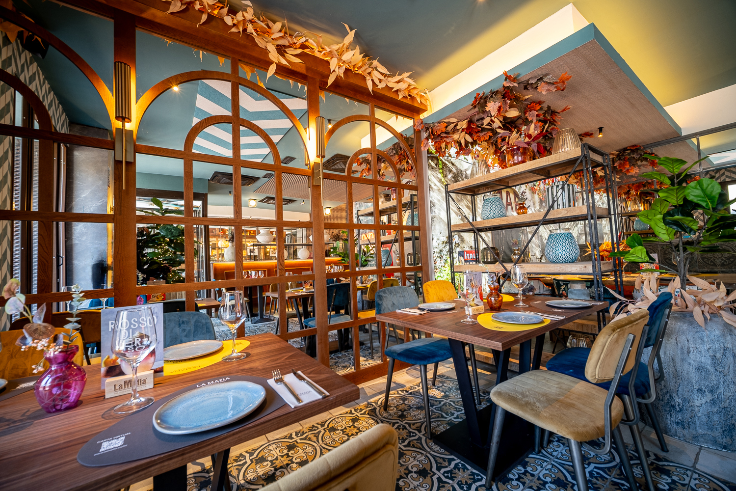 La Mafia se sienta a la mesa reabre su local del Actur con nueva imagen y nueva gestión